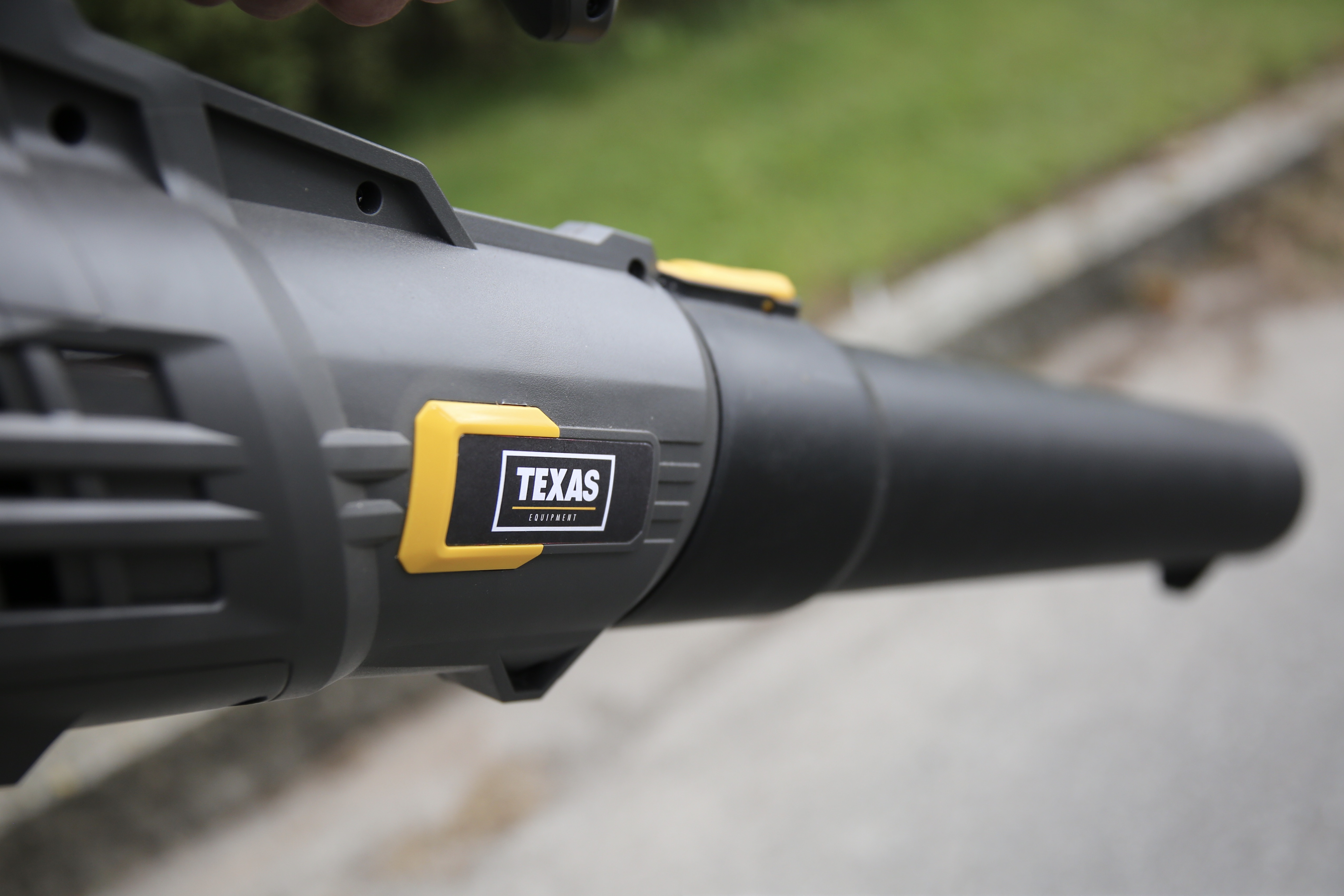 Texas Akku Laubbläser LBX2000 (20V) mit Akku+Ladegerät
